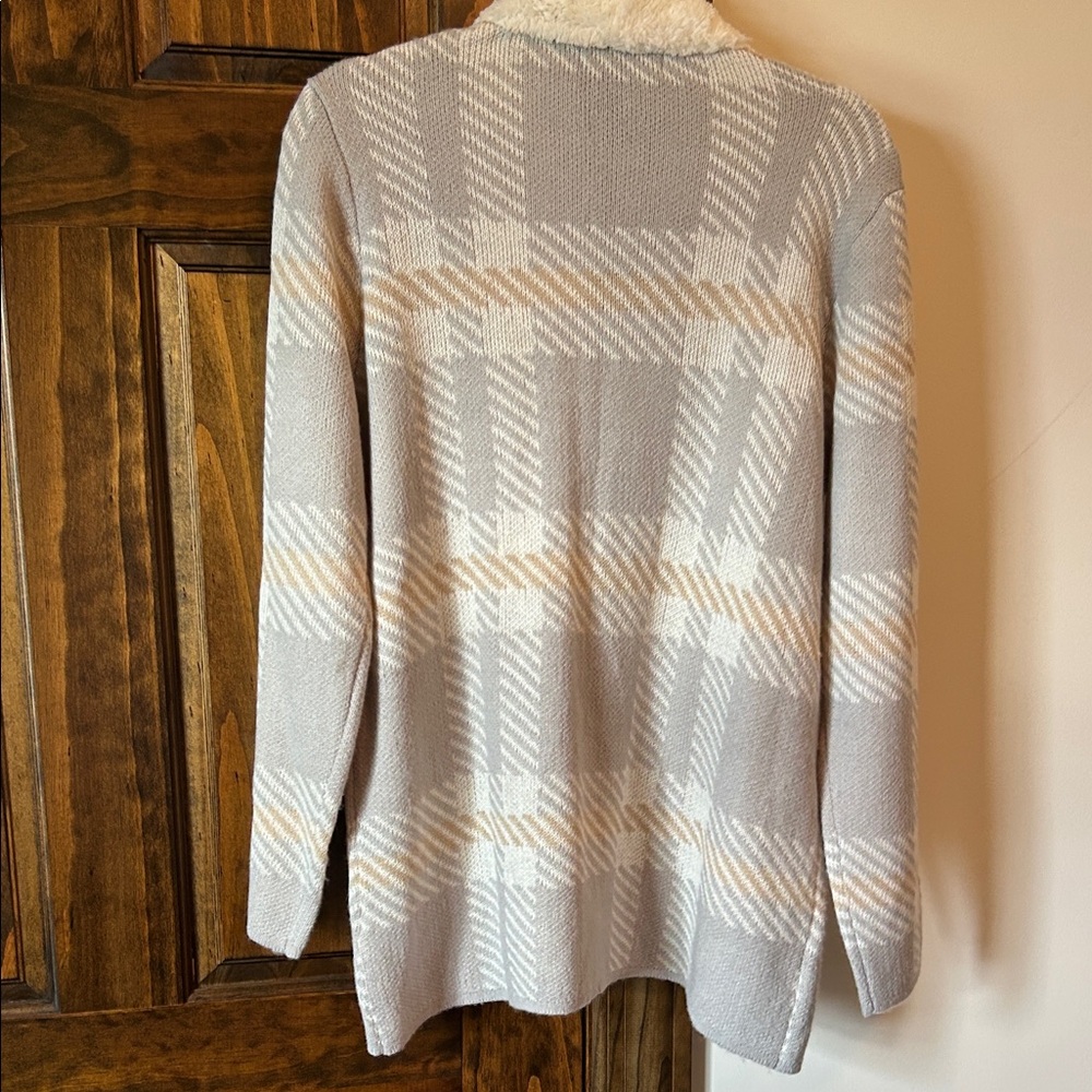 Adrienne Vittadini Plaid Open-Front Cardigan - Cream and Gray - Picture 7 of 7